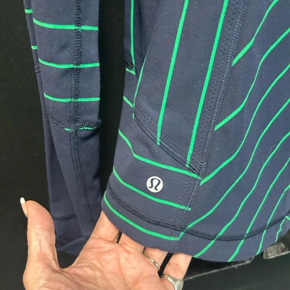 Lululemon Athletica Navy and Green Chevron Jacket - Picture 12 of 14
